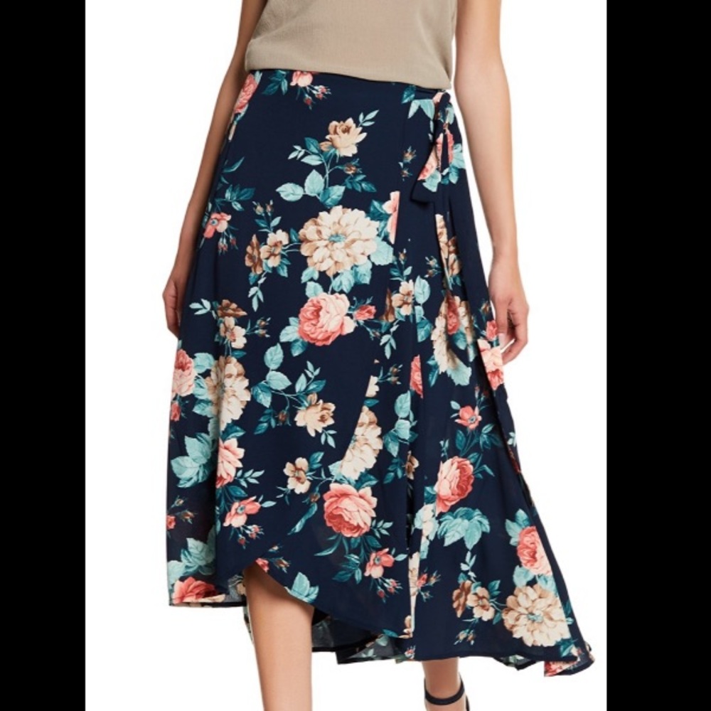 NWOT Bobeau Floral Wrap Skirt